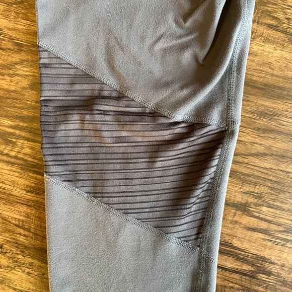 Fabletics Mesh Side Panel Legging - Picture 3 of 4